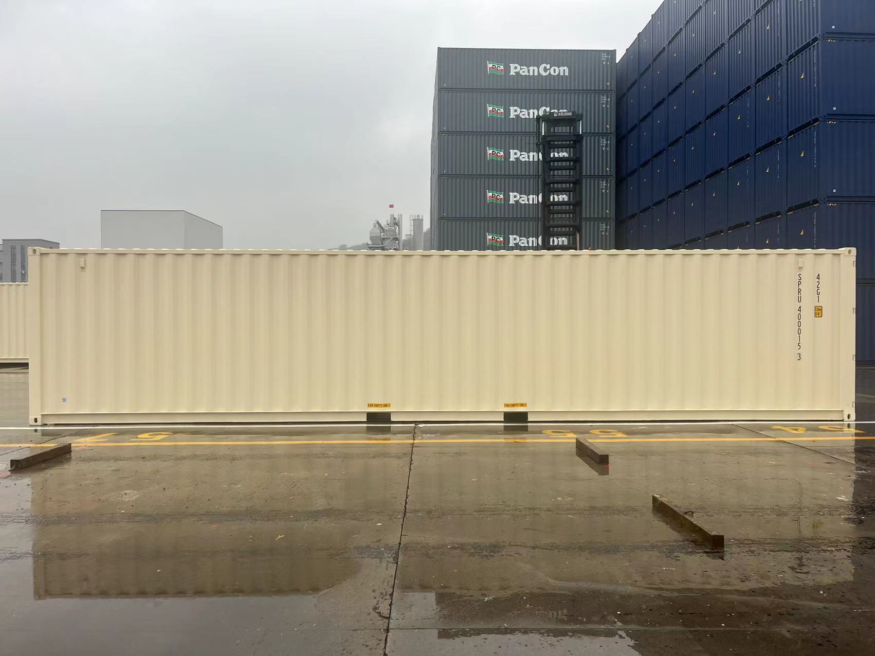 40 ft Standard - Halifax – Beige | RAL 1015, Double Door