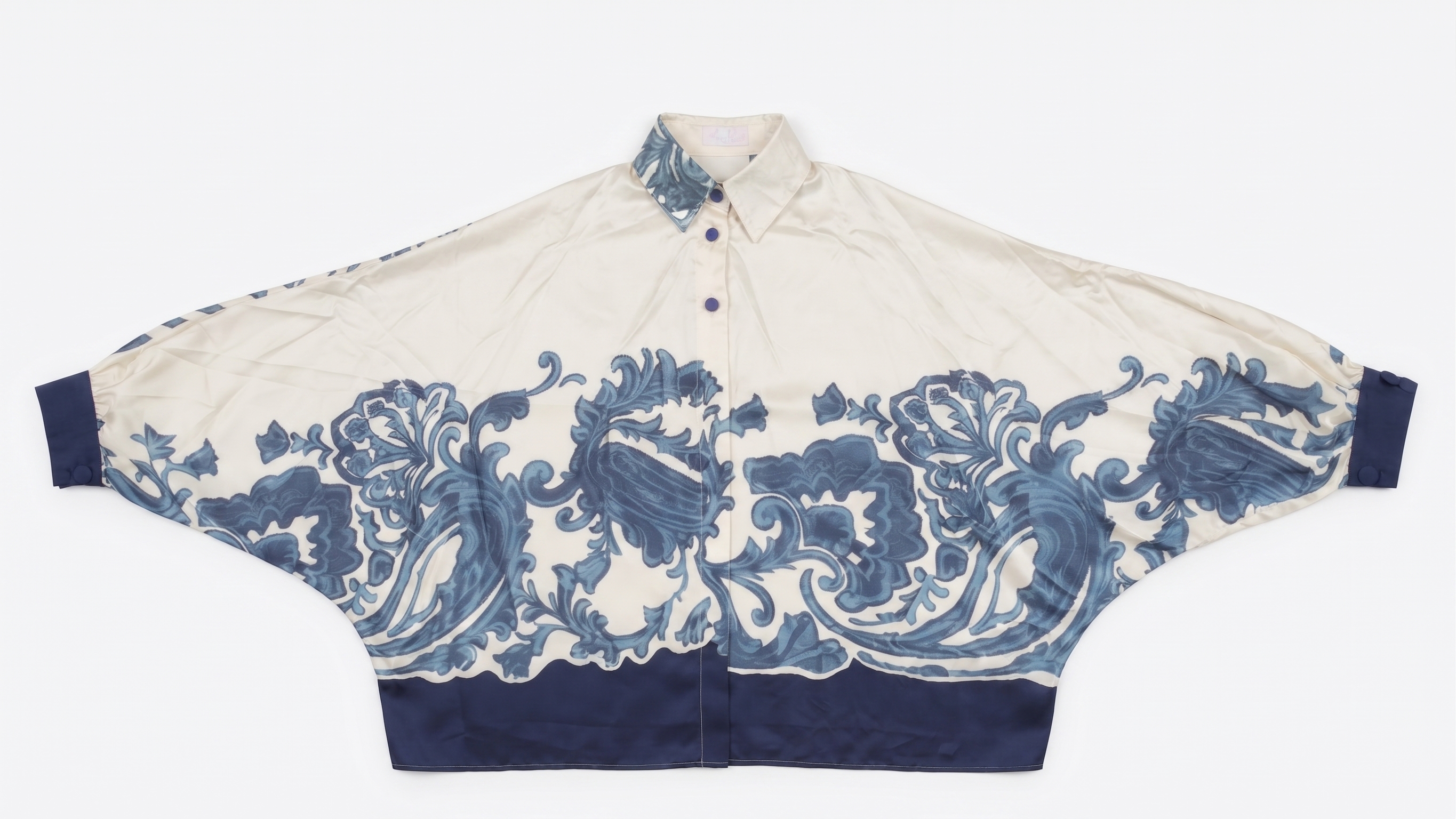 Ivory & Navy Baroque Silk Top & Pleated Pants Set – Image 4