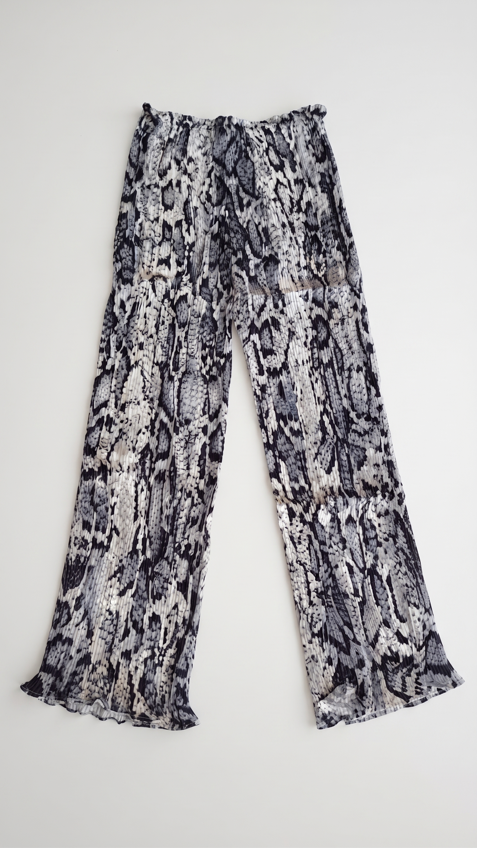 Black & Ivory Snake Print Silk Three-Piece Set – Image 3