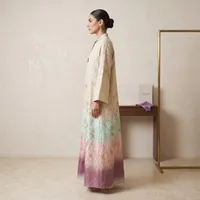 Gilded Plum Abaya with Contrast Piping – Image 3