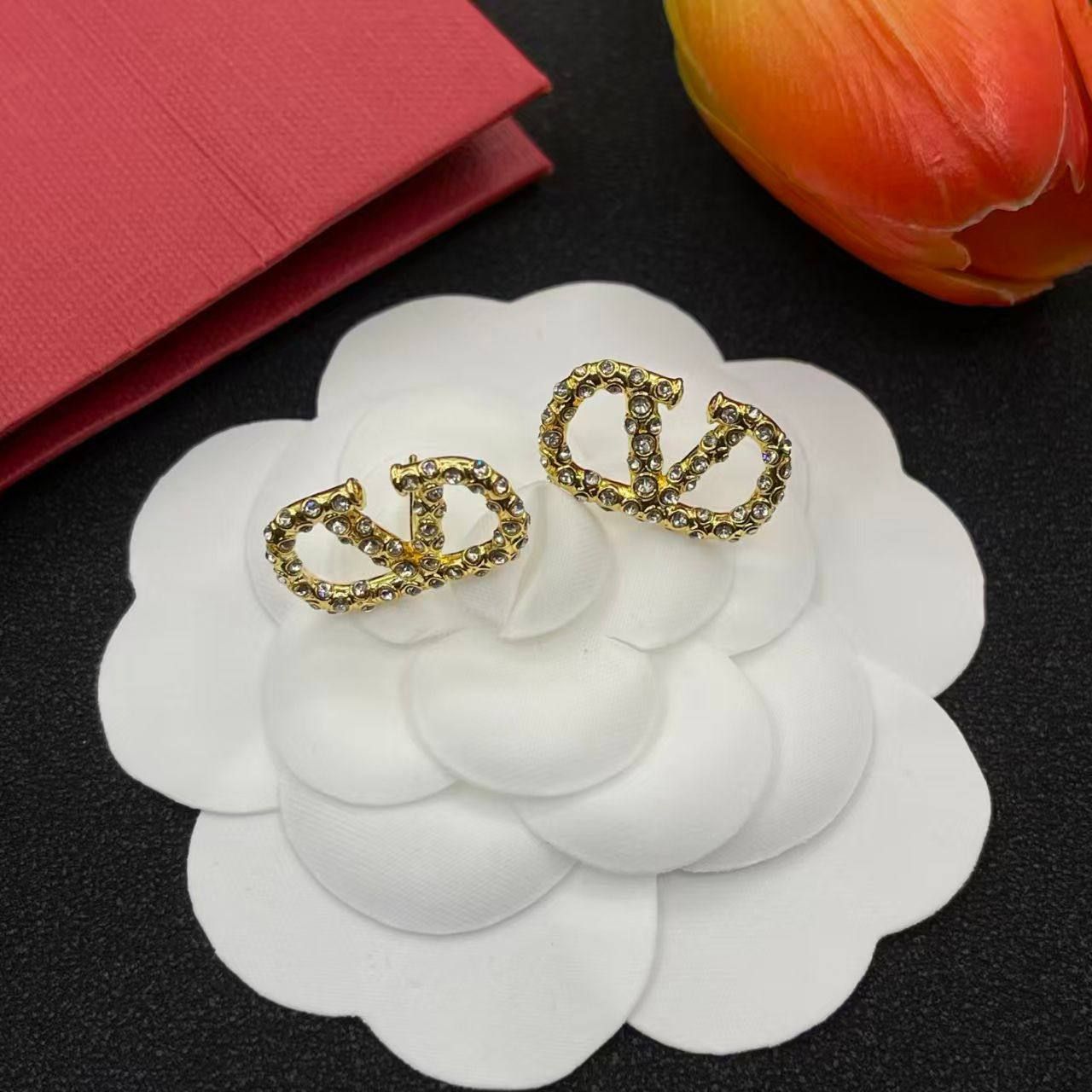 Elegant Valentino Inspired Jewelry Set (Premium Quality - Copy One) | D-E32 – Image 4