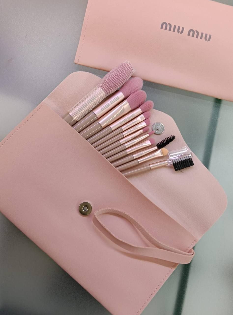 Miu Miu Luxury Makeup Brush Set | Professional Precision & Elegant Design 🌸✨ | D-E60 – Image 2