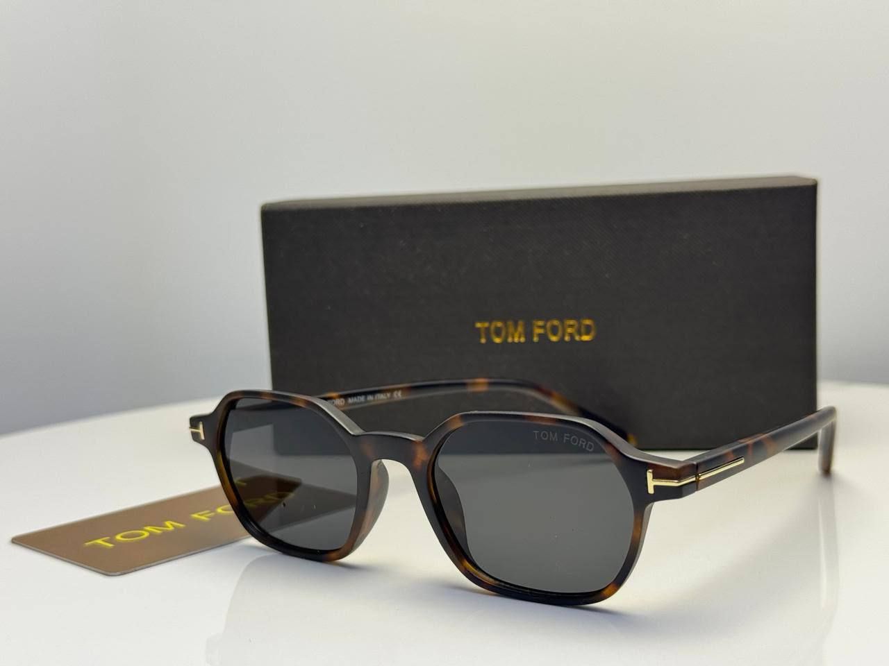 Premium Sunglasses Collection (Copy 1) – High Fashion Looks, Unbeatable Value! | D-E45 – Image 7