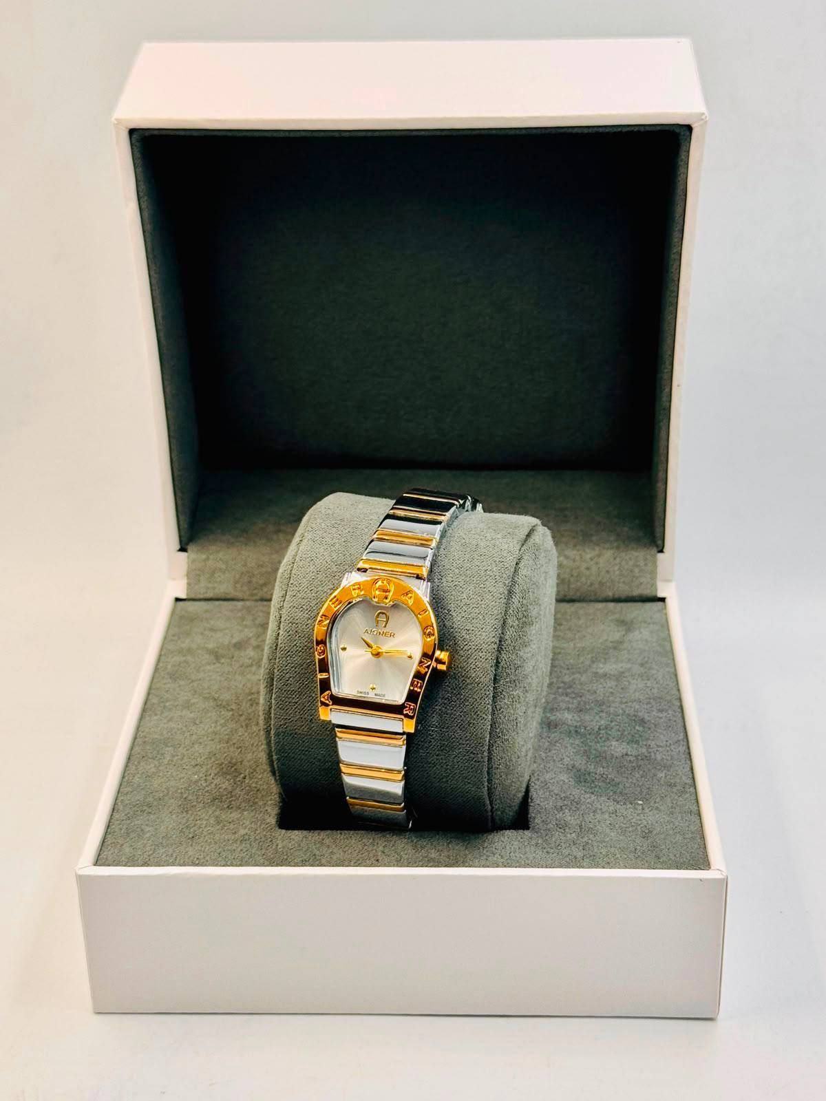 Aigner-Inspired Iconic Horseshoe Luxury Watch with Emerald Green Dial (Premium Quality) | D-E13 – Image 9