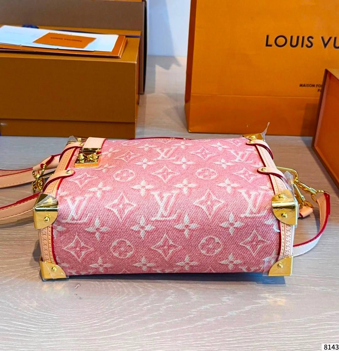 Louis Vuitton Luxury Handbag | Elegant & Versatile Design | UAE | D-E56 – Image 3