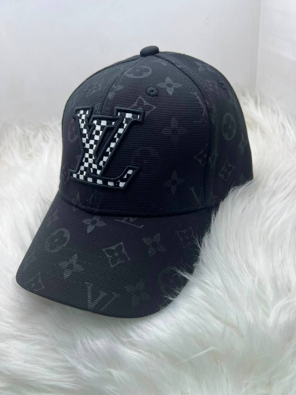 ​كاب "Louis Vuitton" الفاخر – أيقونة الأناقة العصرية بجودة (كوبي ون) | D-A47 – Image 3