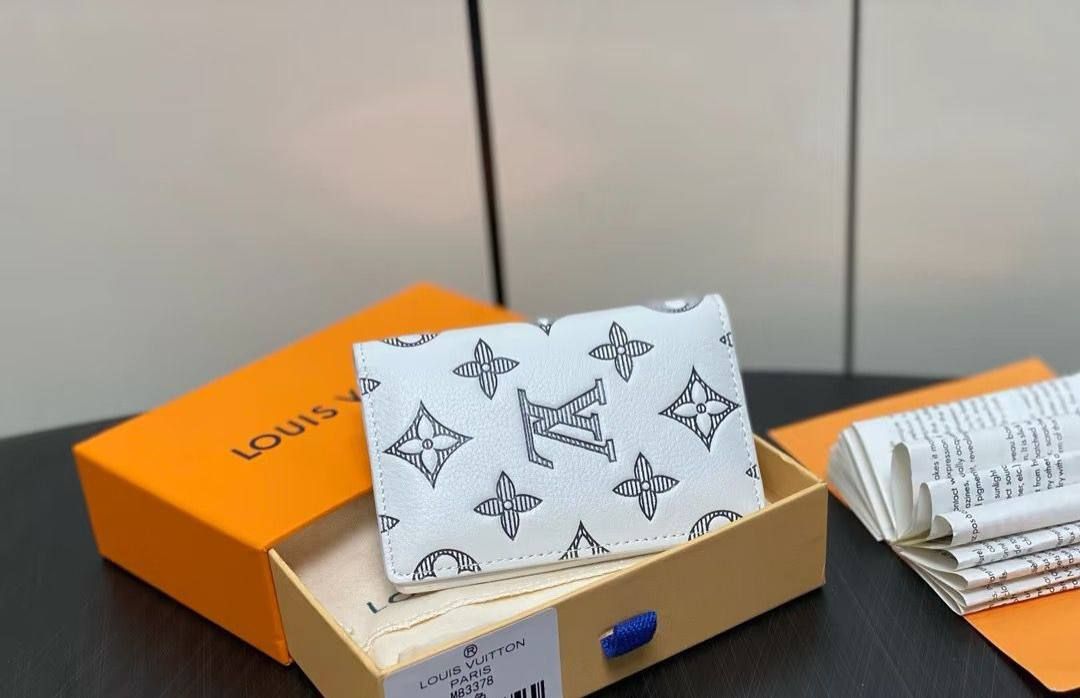 Louis Vuitton Mini Wallet (Copy One) – Compact Designer Wallet & Smart Storage in the UAE | D-E43 – Image 11