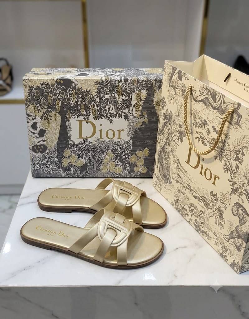 ​حذاء سنيكرز ديور (DIOR) القماشي العصري – أناقة الشارع الفاخرة | D-A46 – Image 2