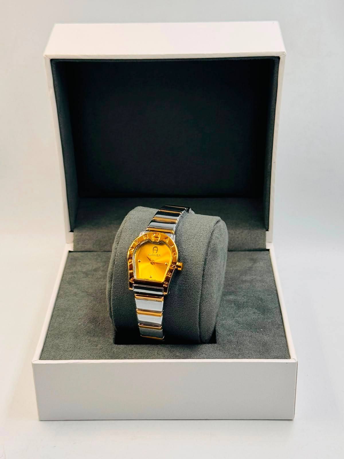 Aigner-Inspired Iconic Horseshoe Luxury Watch with Emerald Green Dial (Premium Quality) | D-E13 – Image 3