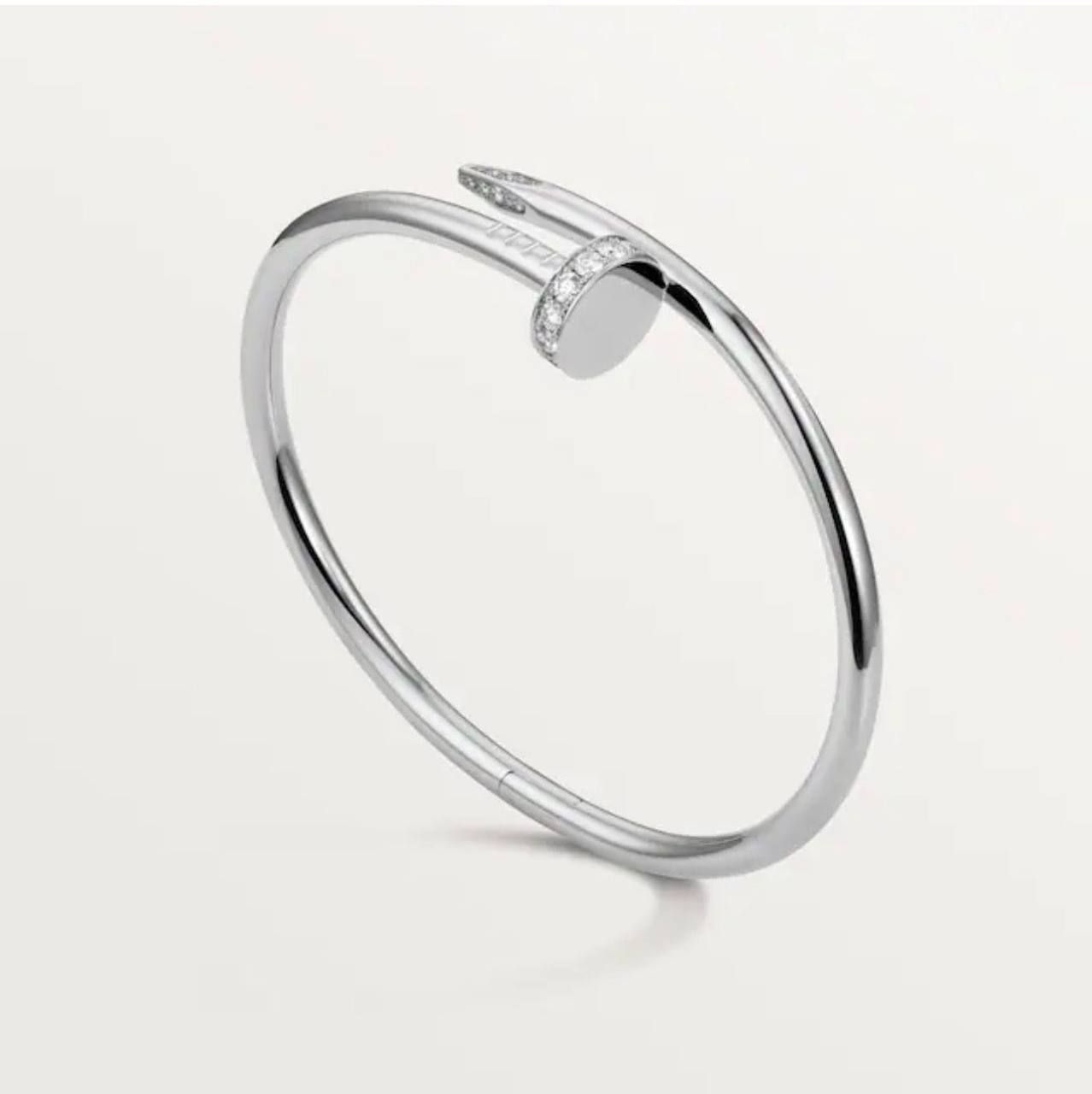 اسوارة كارتير جست أن كلو (Cartier Juste un Clou) المسمار المرصعة بالألماس | فخامة عصرية في الإمارات | D-A26 – Image 4