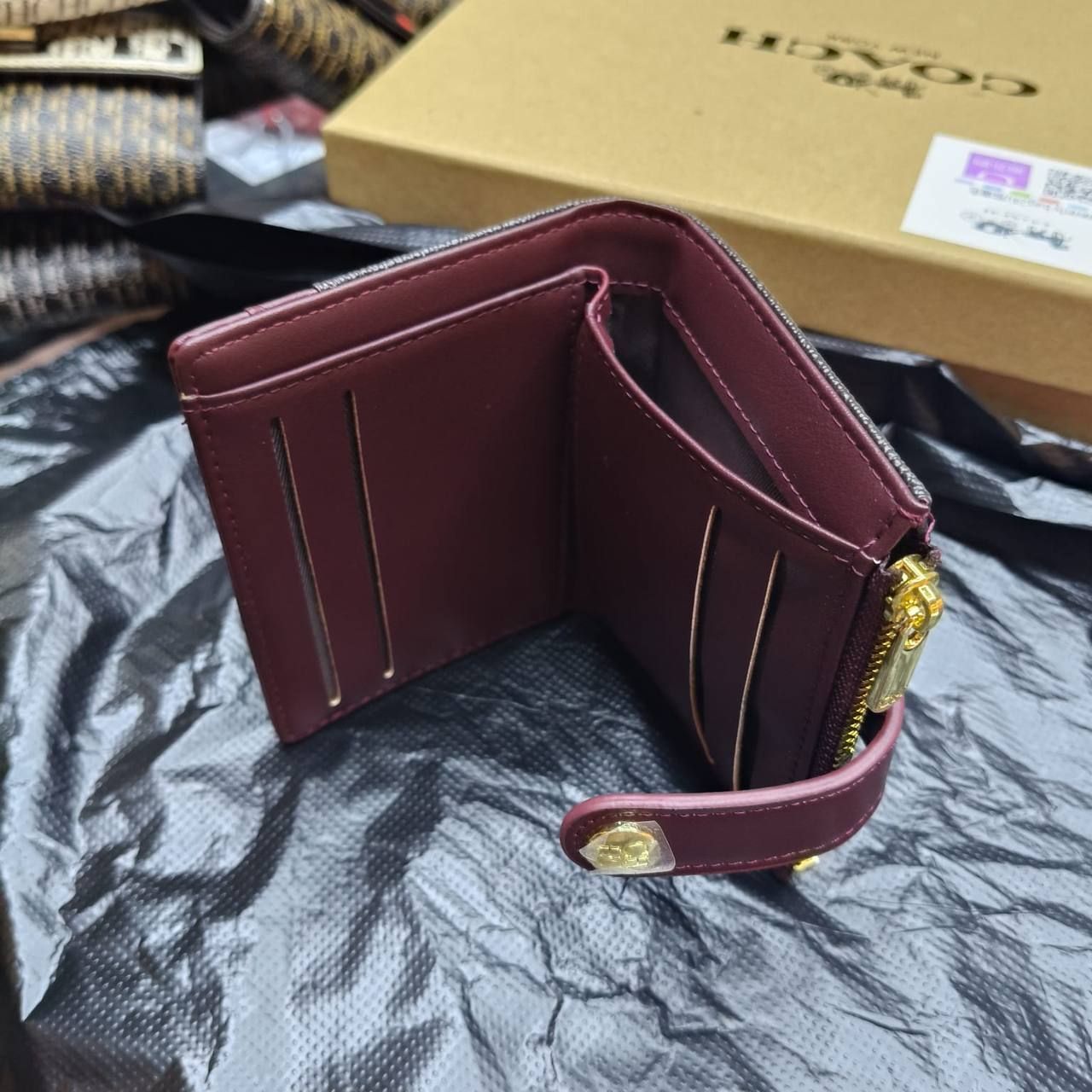 CH Women's Wallet (Copy One) – Elegant Design & Smart Storage for Daily Luxury in the UAE | D-E43 – Image 8