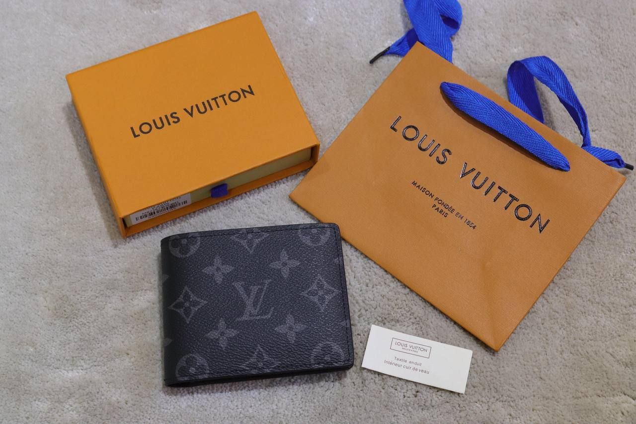 Louis Vuitton Monogram Wallet | The Ultimate Statement of Luxury & Elegance 💼✨ | D-E43 – Image 4
