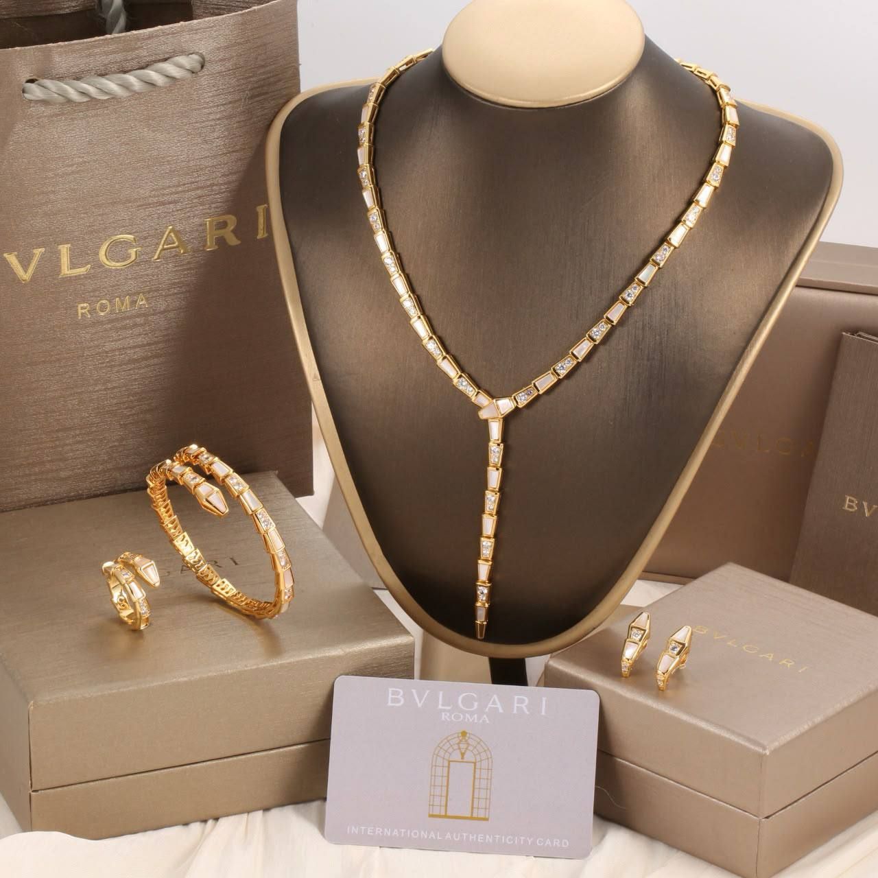 Women's Super Master Luxury Jewelry Set (Necklace, Bracelet, Earrings & Ring) UAE | D-E56 – Image 1