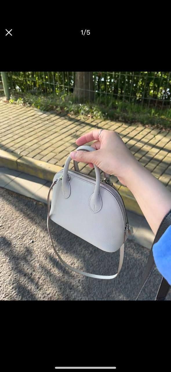 حقيبة يد ميني مقوسة بتصميم كلاسيكي ناعم – إطلالة راقية ومثالية متوفرة بجميع الألوان | D-A52 – Image 2
