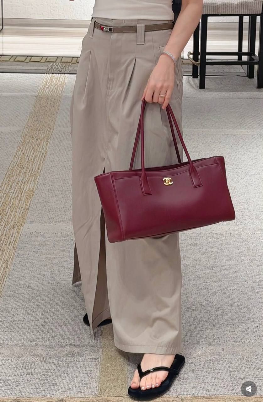 Chanel Luxury Designer Handbag High Master | Elegant Bags UAE | D-E56 – Image 15