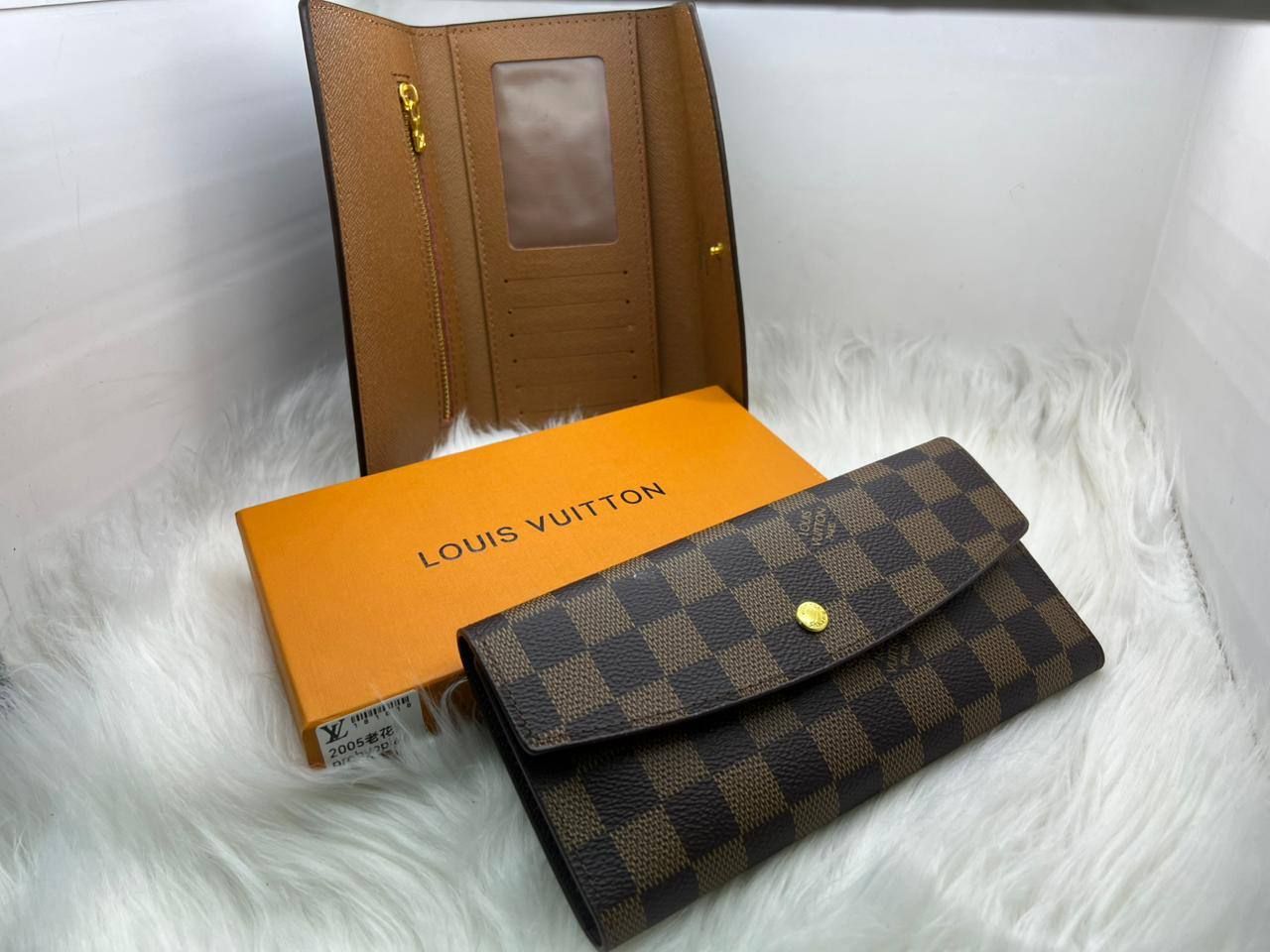 Louis Vuitton Inspired Long Wallet (Master Copy) - Classic Monogram Canvas with Red Button Accent | D-E43 – Image 13