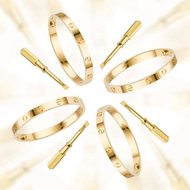 اسوارة كارتير (Cartier) الأصلية مع مفتاح الربط | فخامة الأساور النسائية باللونين الذهبي والفضي في الإمارات | D-A26 – Image 6