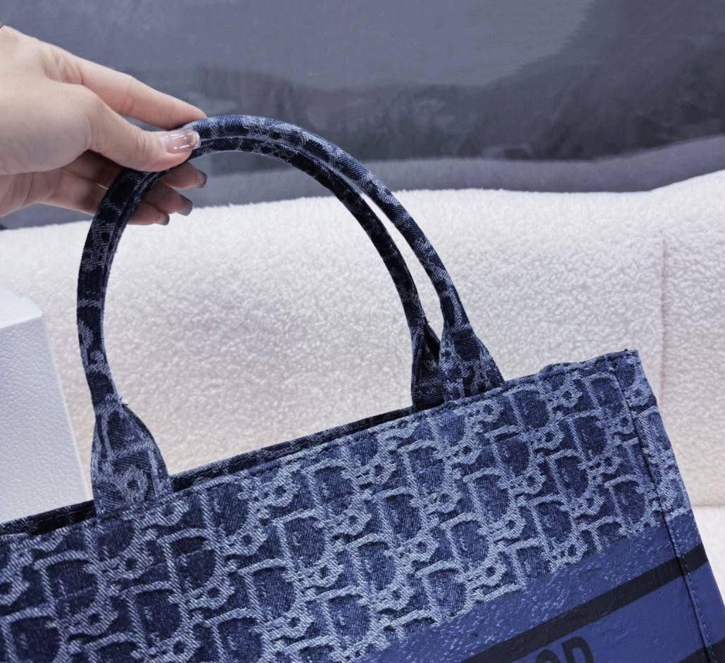 ✨ Elegant Dior Canvas Tote Bag ✨ | D-E19 – Image 9