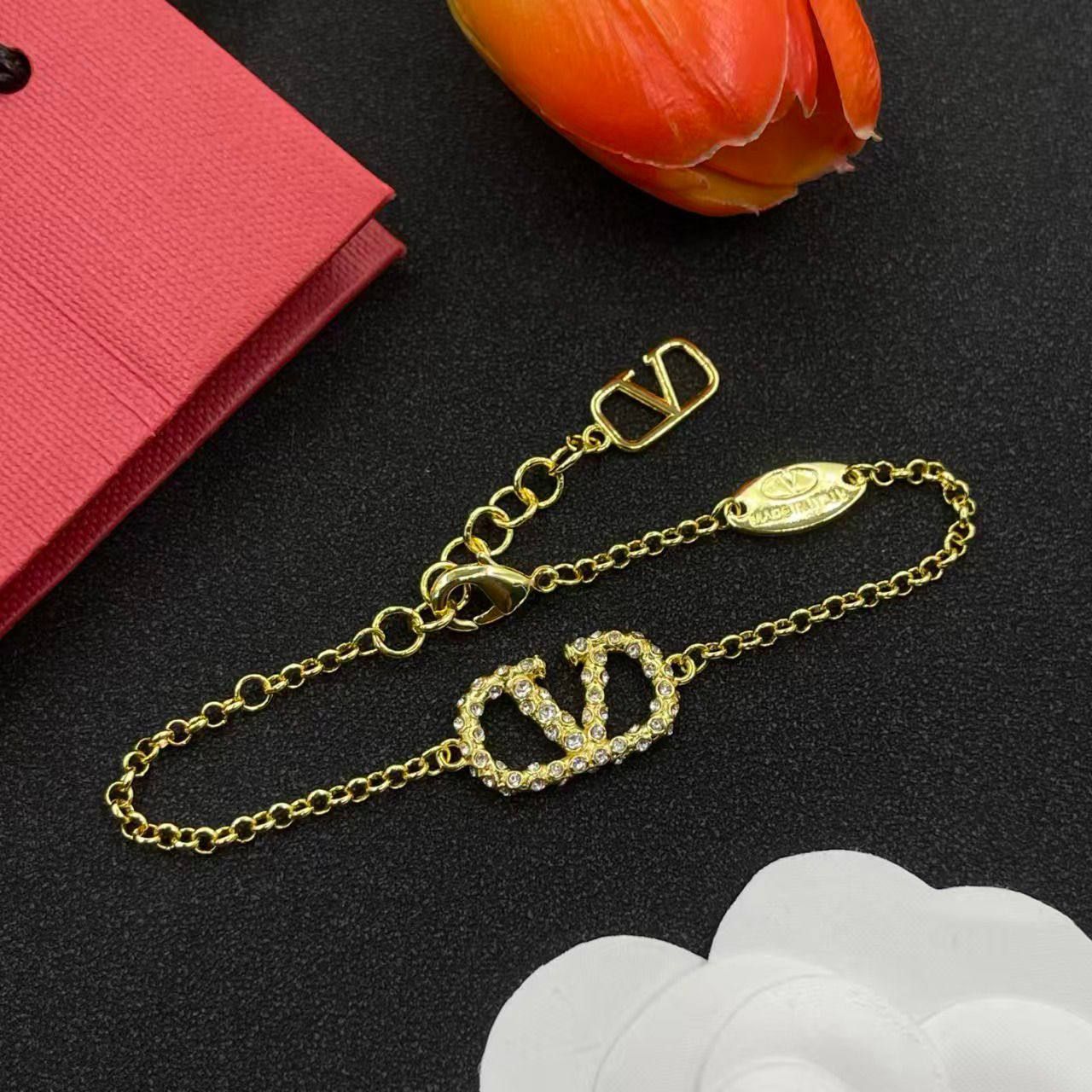 Elegant Valentino Inspired Jewelry Set (Premium Quality - Copy One) | D-E32 – Image 3
