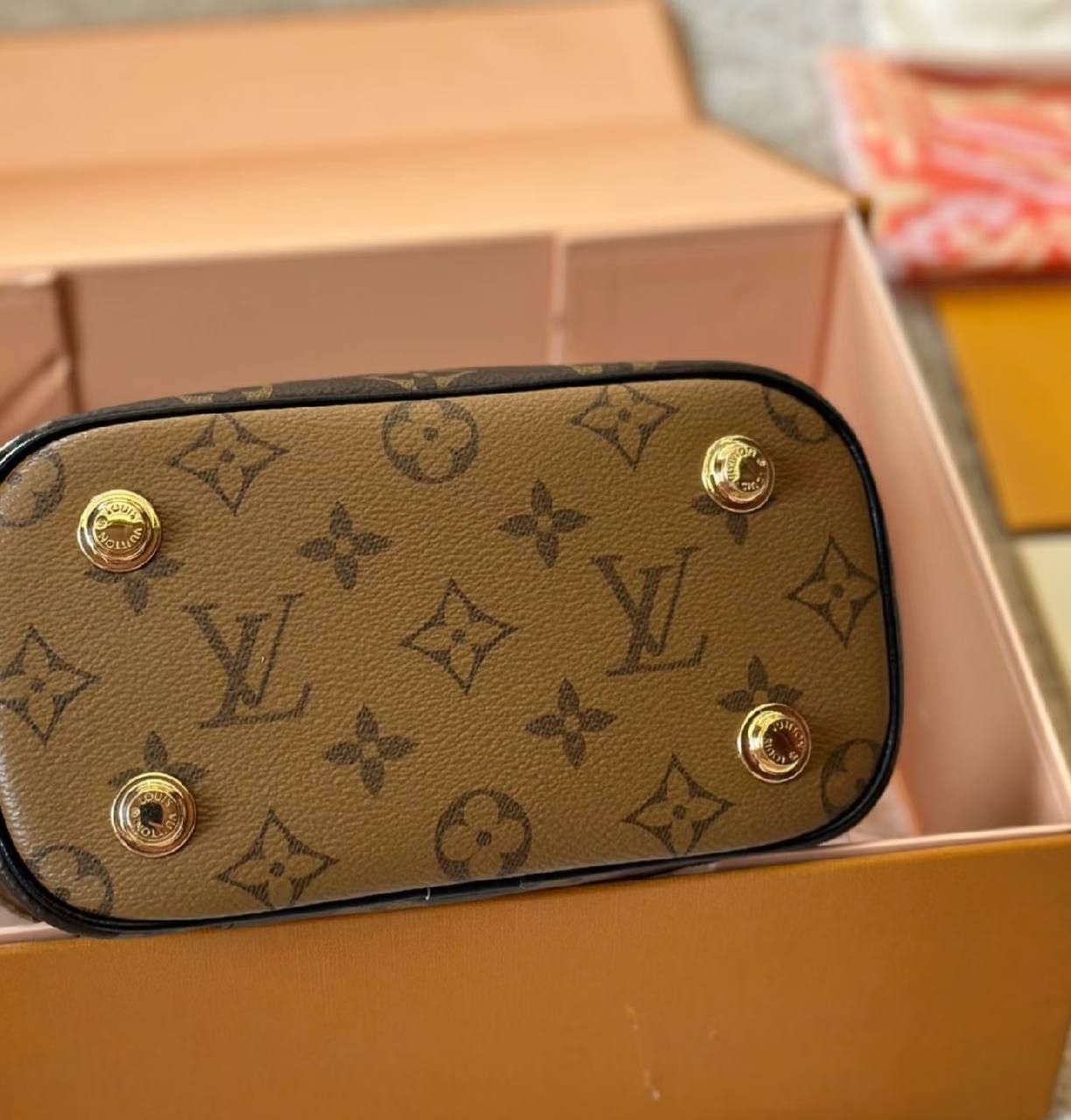 Chic "Louis Vuitton Vanity" Monogram Reverse Crossbody Bag | D-E14 – Image 4