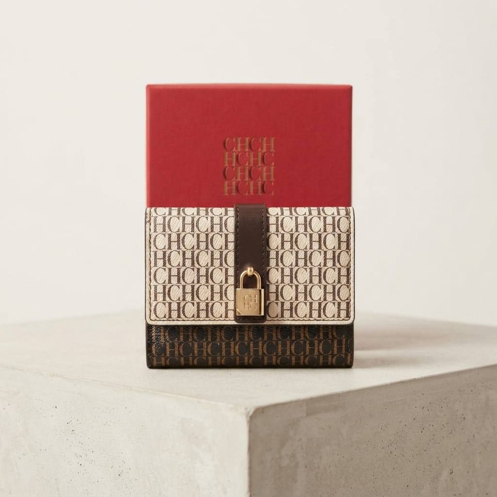 CH Women's Wallet (Copy One) – Elegant Design & Smart Storage for Daily Luxury in the UAE | D-E43 – Image 10