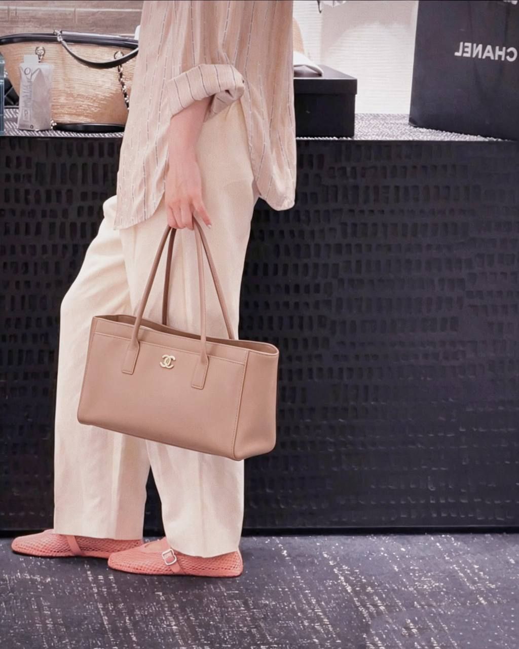 Chanel Luxury Designer Handbag High Master | Elegant Bags UAE | D-E56 – Image 1