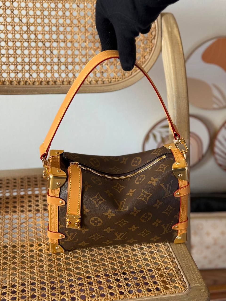 Louis Vuitton Luxury Handbag | Exquisite Design & Unmatched Elegance | UAE | D-E56 – Image 4