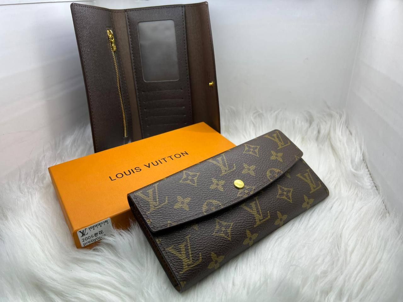 Louis Vuitton Inspired Long Wallet (Master Copy) - Classic Monogram Canvas with Red Button Accent | D-E43 – Image 12