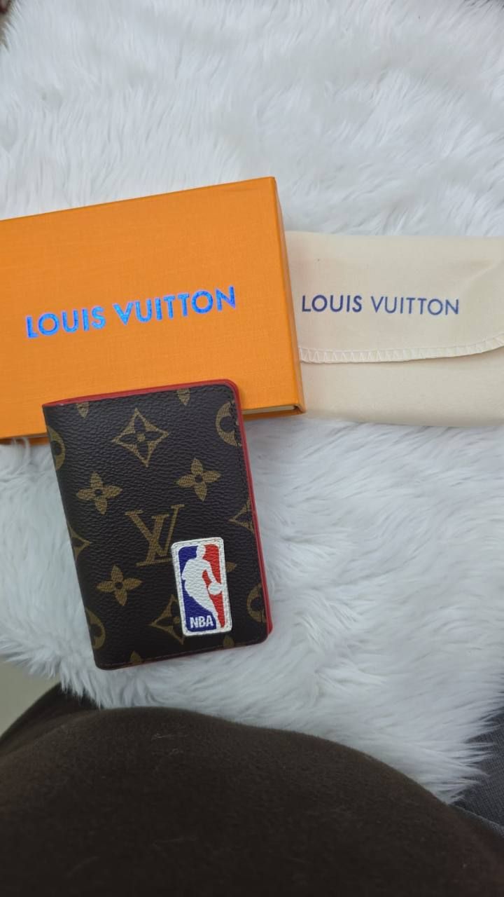 Louis Vuitton Men's Wallet – Luxury Designer Leather Wallet with Smart Storage in the UAE | D-E43 – Image 4