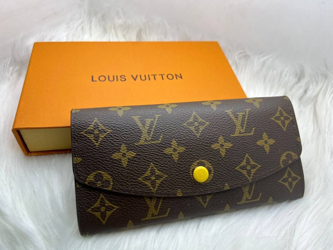 Louis Vuitton Inspired Long Wallet (Master Copy) - Classic Monogram Canvas with Red Button Accent | D-E43 – Image 18