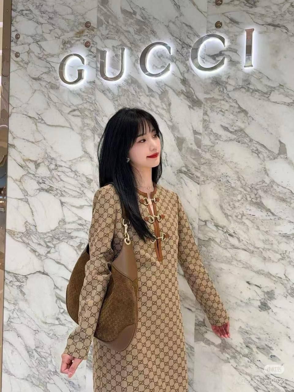 فستان "Gucci" الأيقوني الفاخر – عراقة التصميم بجودة (كوبي ون) | D-A47 – Image 10