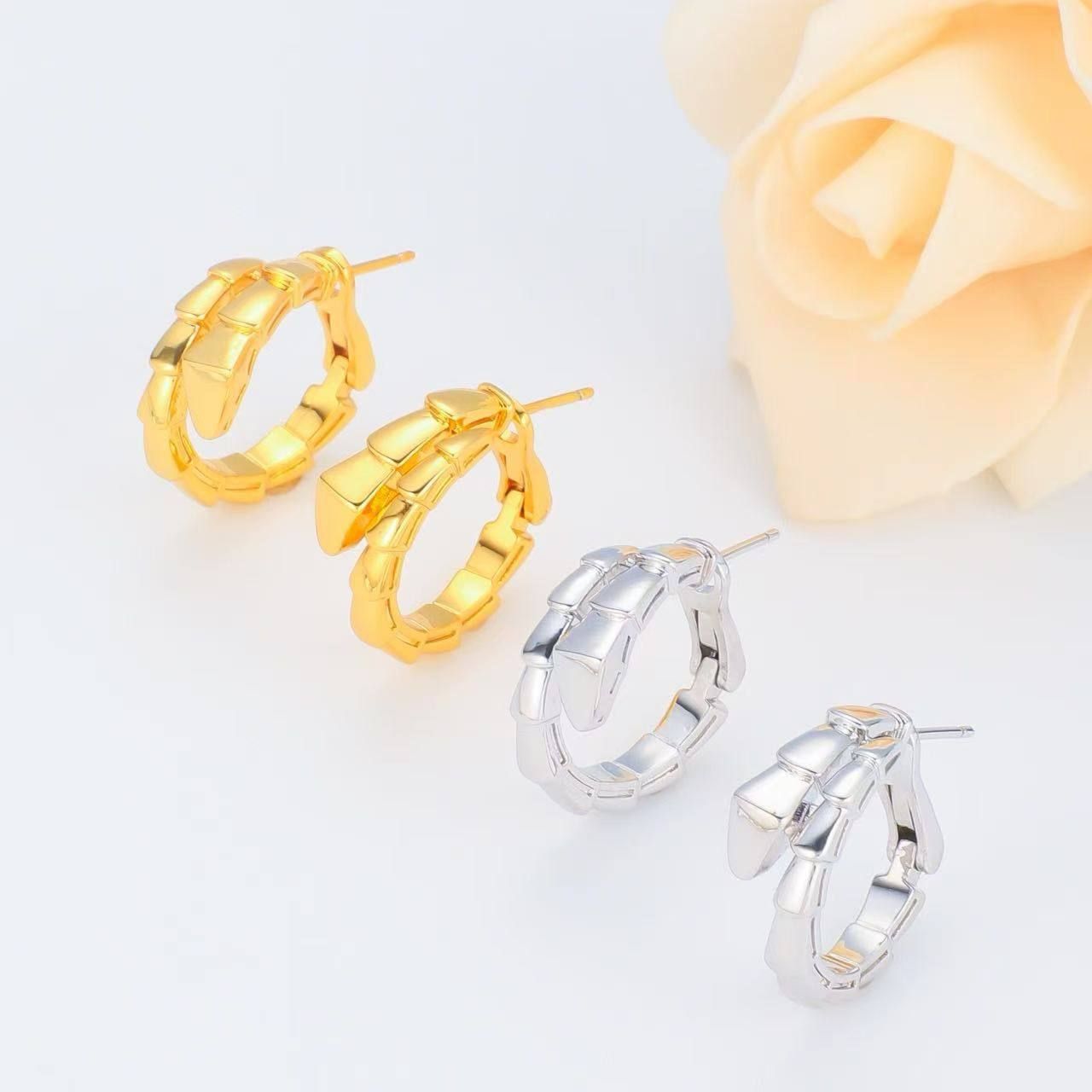 Bvlgari Serpenti Viper Inspired 4-Piece Jewelry Set (High Master) - Sleek Scale Necklace, Bracelet, Ring & Hoop Earrings | D-E32 – Image 5