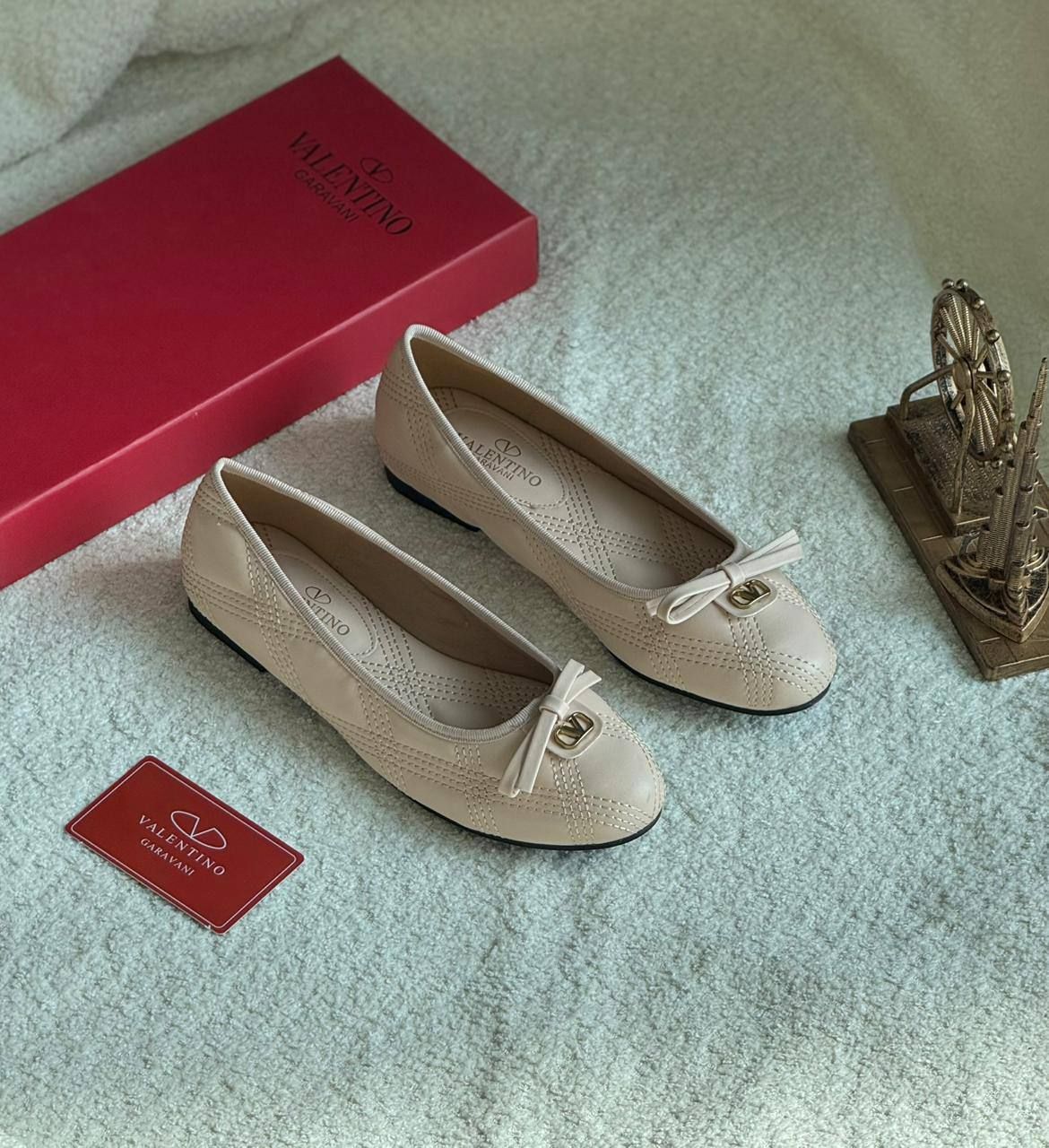 حذاء باليرينا نسائي راقٍ من VALENTINO – نعومة فائقة وأناقة يومية مريحة | D-A46 – Image 2