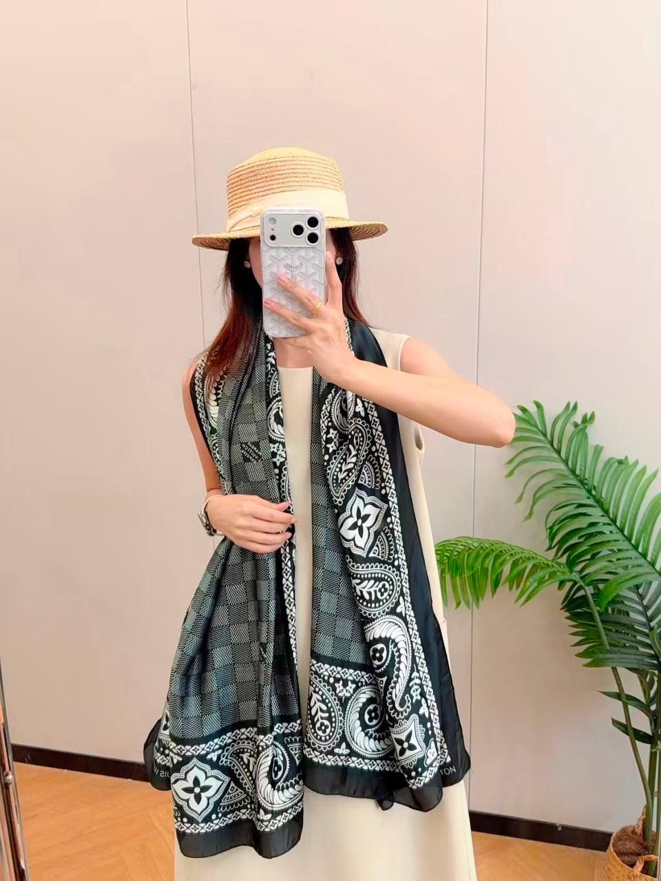 Designer Luxury Scarves (Copy One) – Soft & Elegant Statement Scarves for the UAE | D-E47 – Image 14