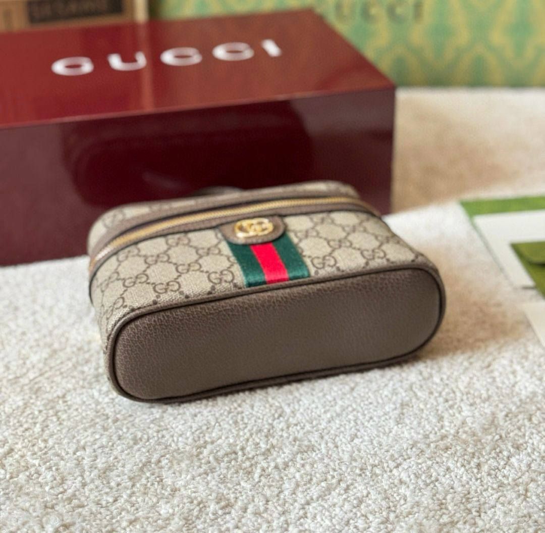 Classic GG Monogram Vanity Case & Cosmetic Bag – Premium Luxury Makeup Organizer | D-E15 – Image 7