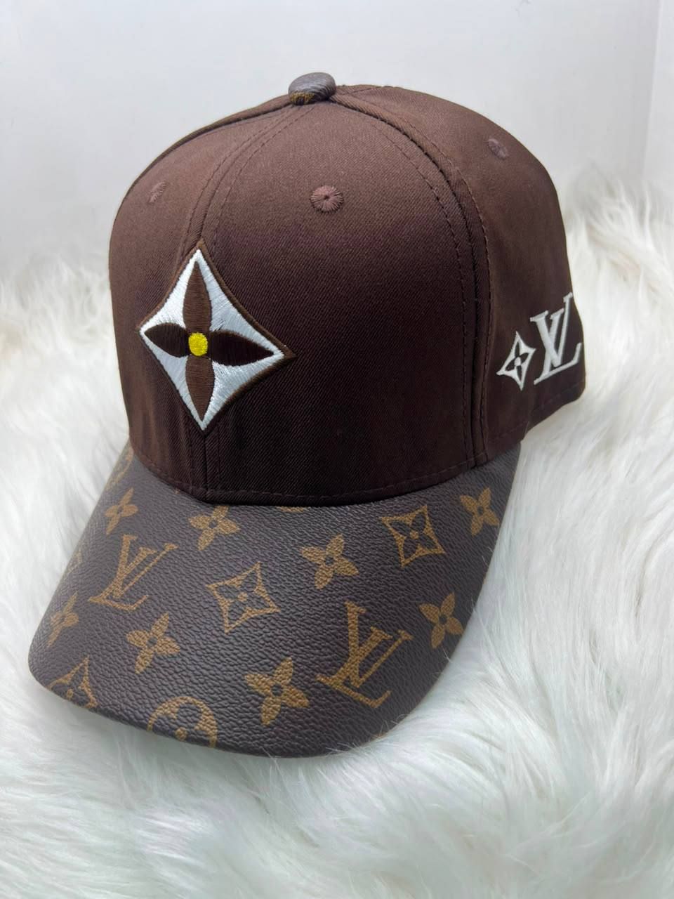 ​كاب "Louis Vuitton" الفاخر – أيقونة الأناقة العصرية بجودة (كوبي ون) | D-A47 – Image 9