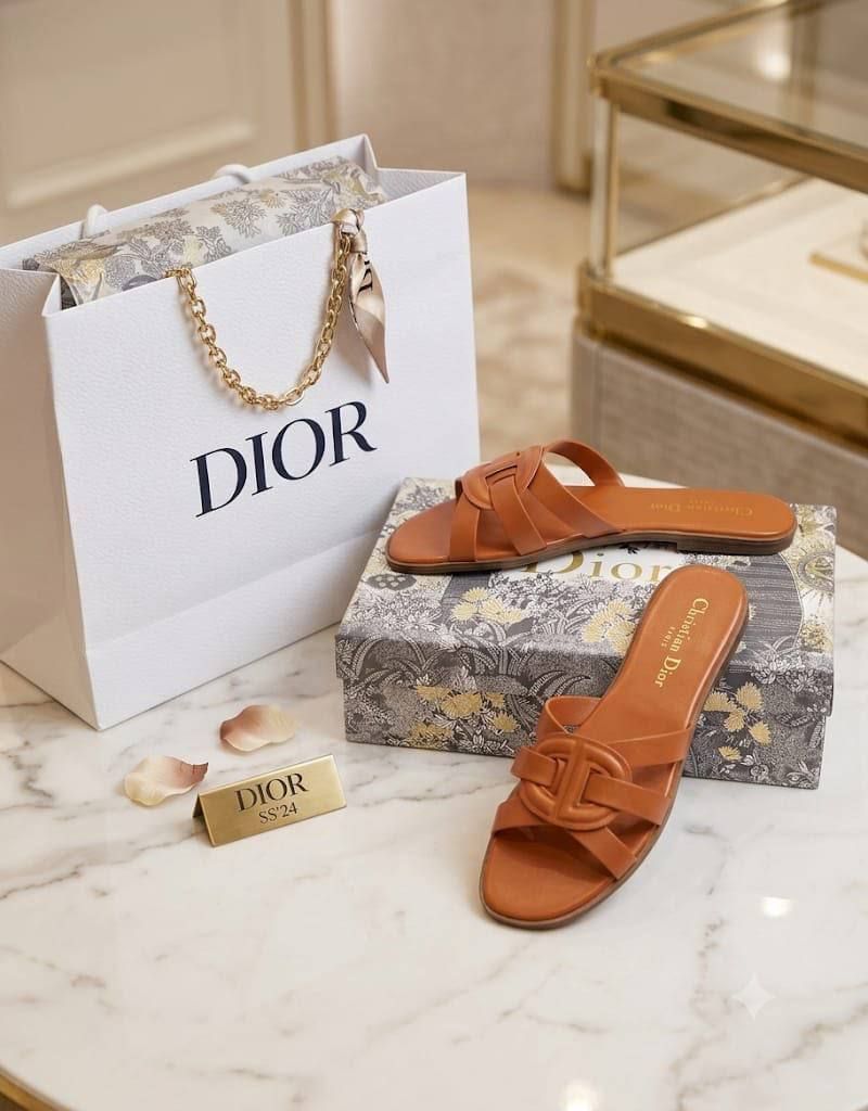 ​حذاء سنيكرز ديور (DIOR) القماشي العصري – أناقة الشارع الفاخرة | D-A46 – Image 1