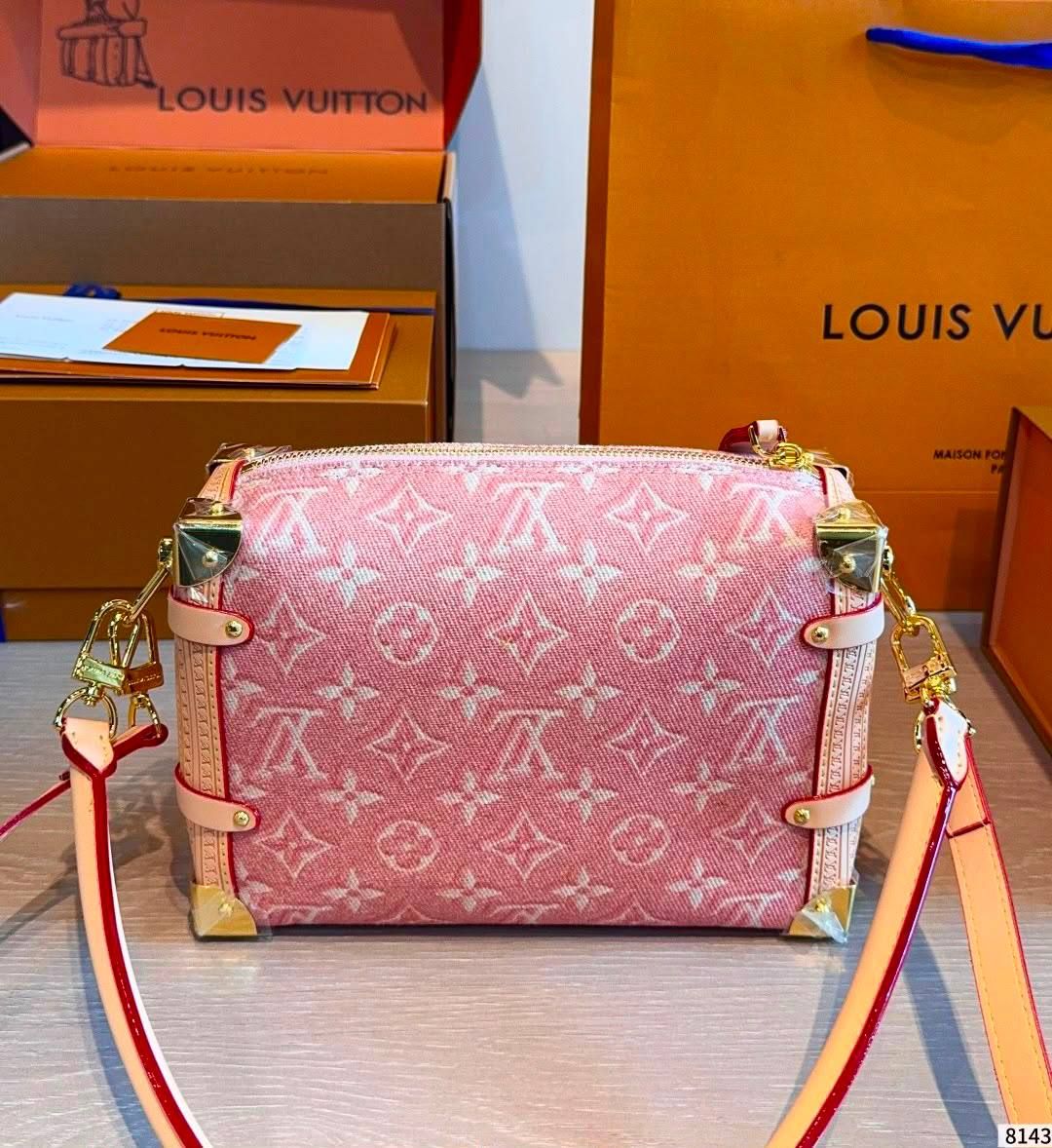 Louis Vuitton Luxury Handbag | Elegant & Versatile Design | UAE | D-E56 – Image 8