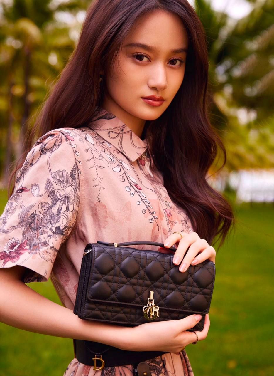 Chic "Lady Dior Elongated" Quilted Chain Crossbody Bag – Available in All Colors | D-E19 – Image 15