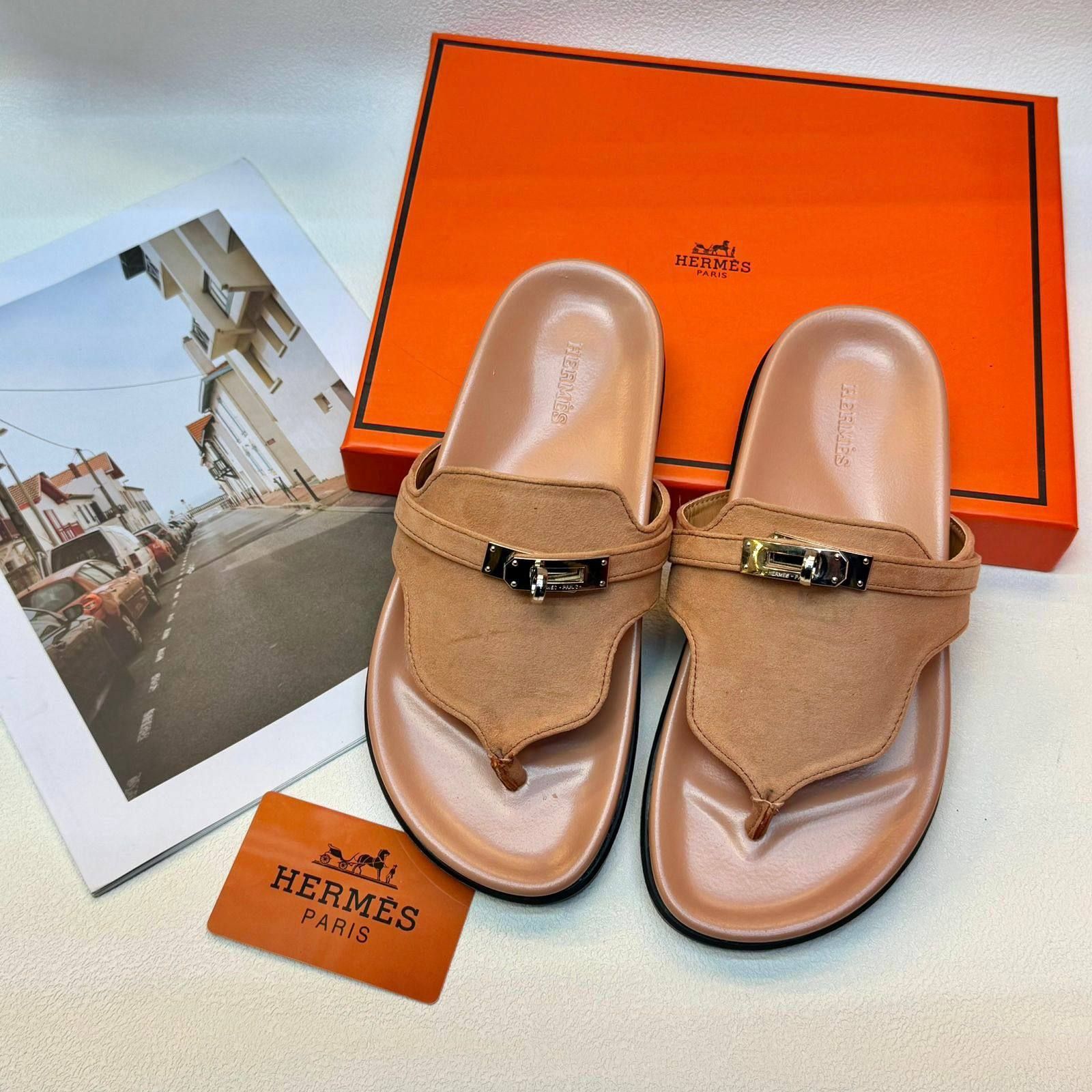 ​صندل هيرمز (Hermès Chypre) الفاخر – فخامة جلدية مريحة وأناقة صيفية متكاملة | D-A46 – Image 7