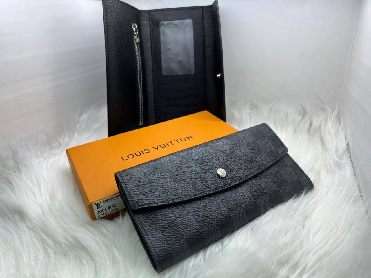 Louis Vuitton Inspired Long Wallet (Master Copy) - Classic Monogram Canvas with Red Button Accent | D-E43 – Image 8