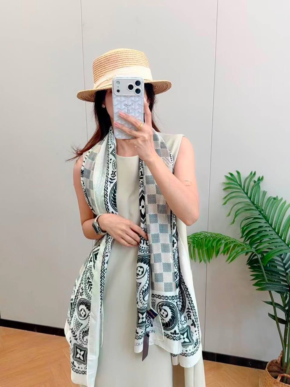 Designer Luxury Scarves (Copy One) – Soft & Elegant Statement Scarves for the UAE | D-E47 – Image 2