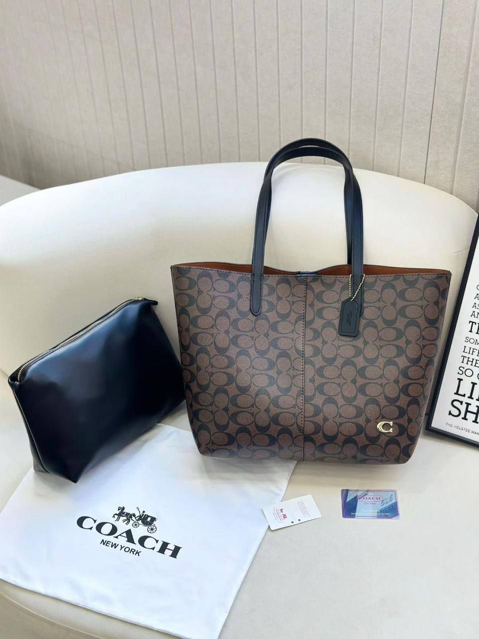 Coach Signature Tote Bag – Elegance Meets Everyday Functionality | D-E23 – Image 6
