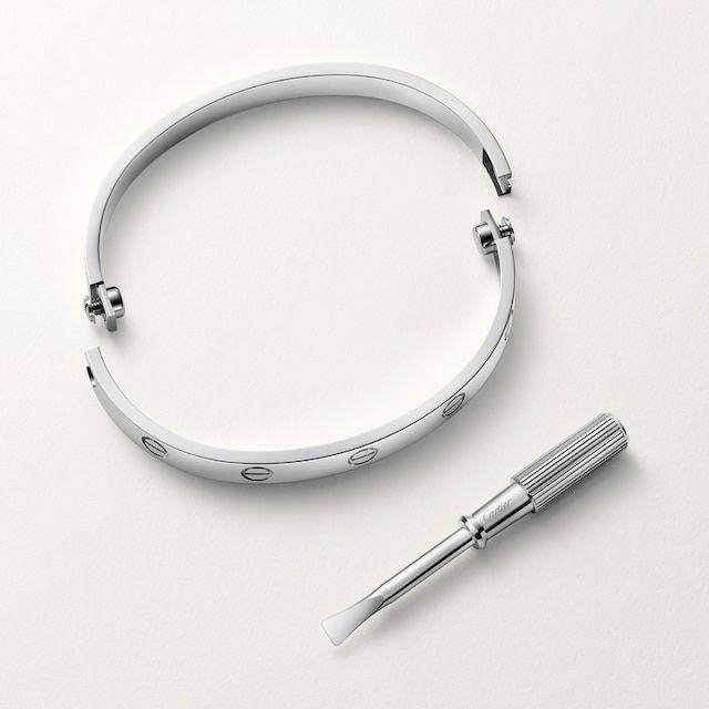 اسوارة كارتير (Cartier) الأصلية مع مفتاح الربط | فخامة الأساور النسائية باللونين الذهبي والفضي في الإمارات | D-A26 – Image 3
