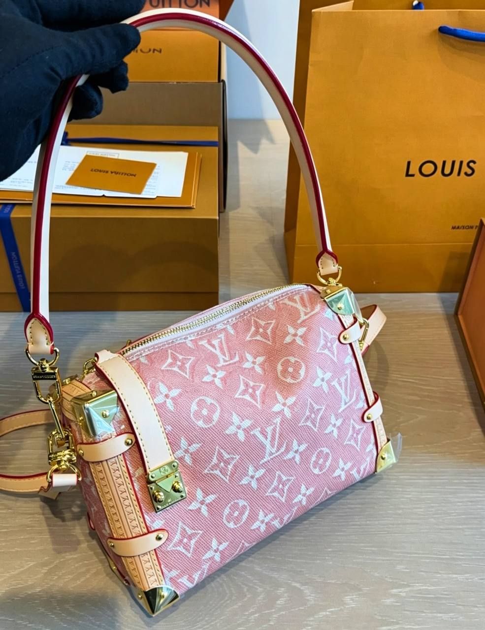 Louis Vuitton Luxury Handbag | Elegant & Versatile Design | UAE | D-E56 – Image 5