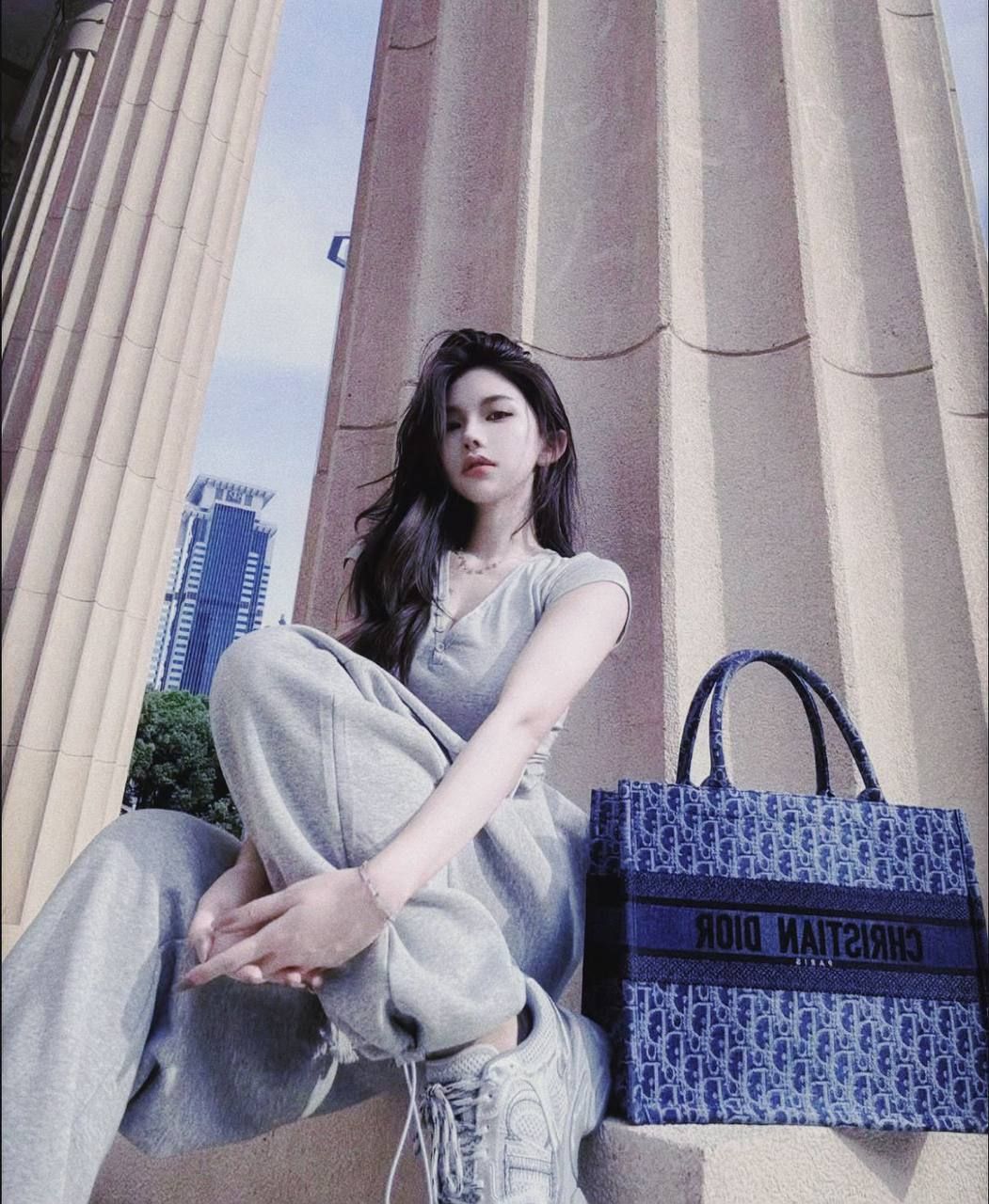 ✨ Elegant Dior Canvas Tote Bag ✨ | D-E19 – Image 3