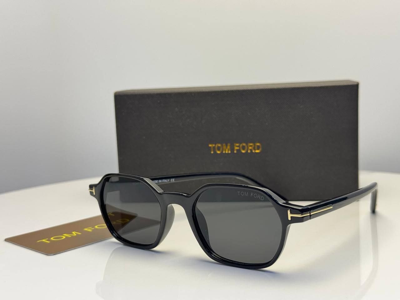 Premium Sunglasses Collection (Copy 1) – High Fashion Looks, Unbeatable Value! | D-E45 – Image 10