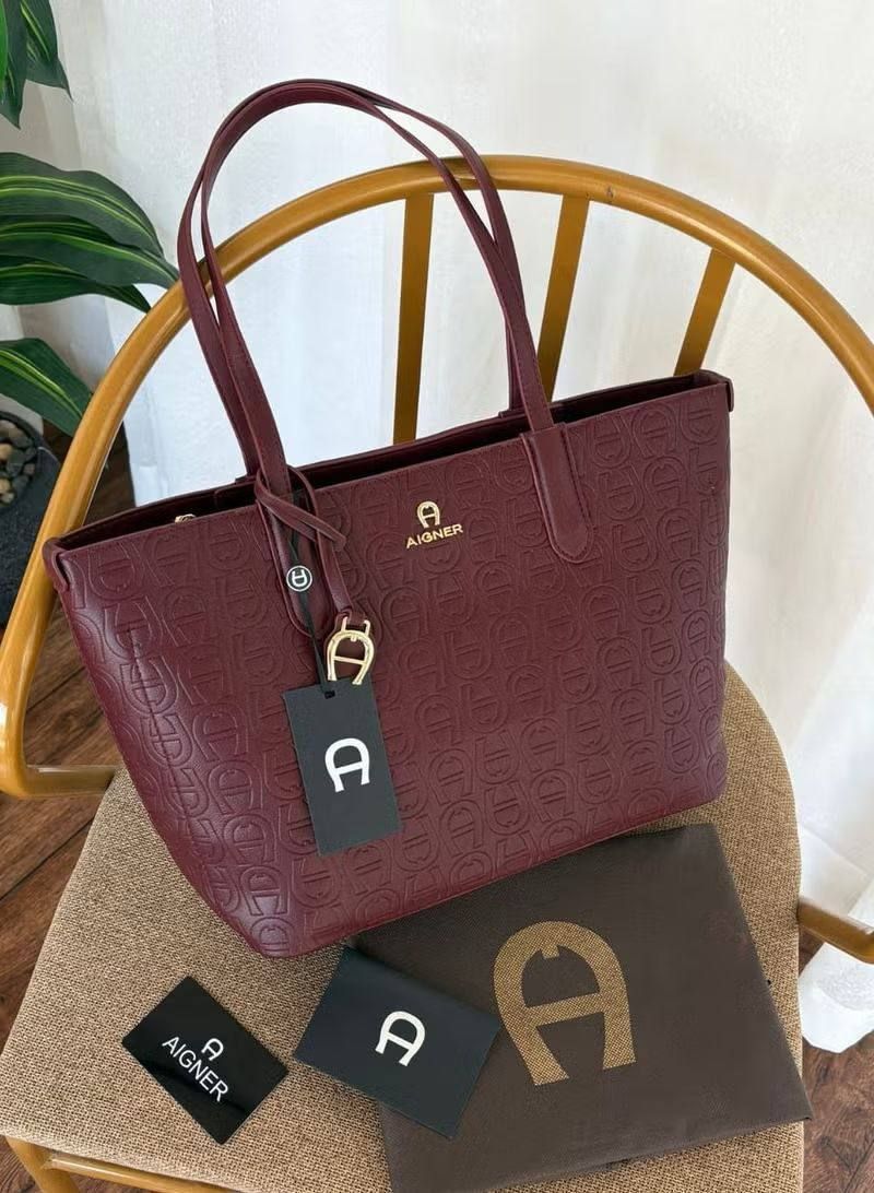 Luxury AIGNER Monogram Tote Bag – Timeless Sophistication & Contemporary Elegance | D-E23 – Image 4