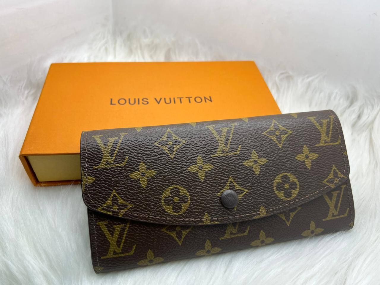 Louis Vuitton Inspired Long Wallet (Master Copy) - Classic Monogram Canvas with Red Button Accent | D-E43 – Image 17
