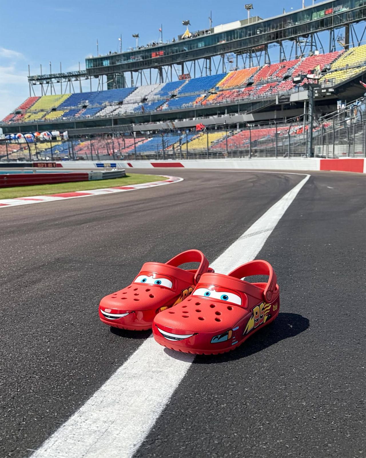 Disney Pixar Lightning McQueen Crocs Clogs - Fun & Comfortable Everyday Footwear | D-E46 – Image 2
